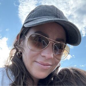 Meet your Posher, Alejandra